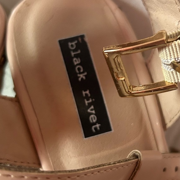 Black rivet women’s size 8 Tan wedge heals - Picture 7 of 11